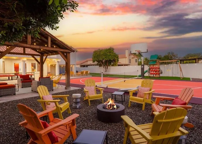 Sleeps 19 Pool Sport Court Putt Putt Gym Holiday home
