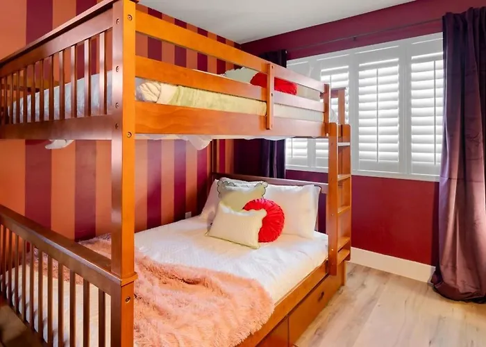 Holiday home Sleeps 19 Pool Sport Court Putt Putt Gym *