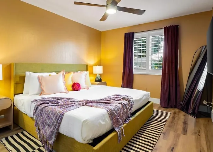Sleeps 19 Pool Sport Court Putt Putt Gym Mesa