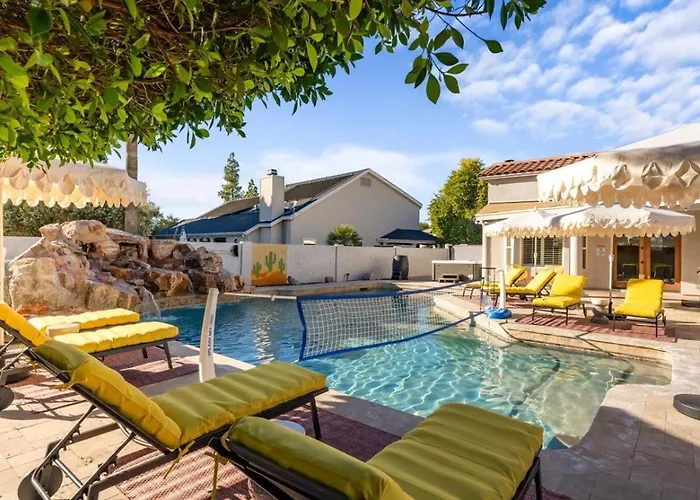 Sleeps 19 Pool Sport Court Putt Putt Gym